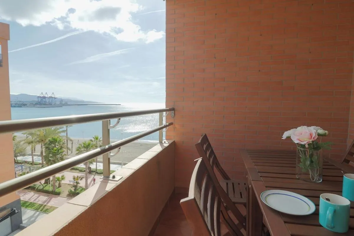 C68 - Seafront Malaga Central Apartment