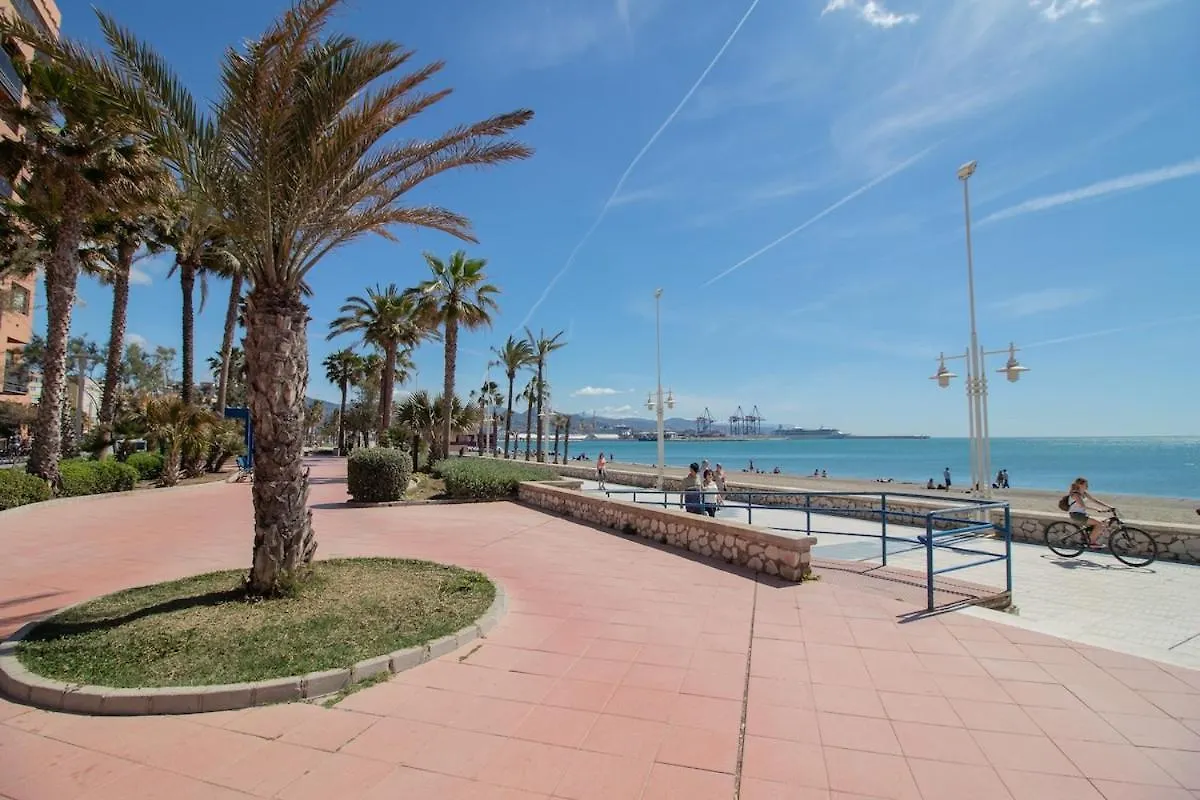 C68 - Seafront Malaga Central Apartment